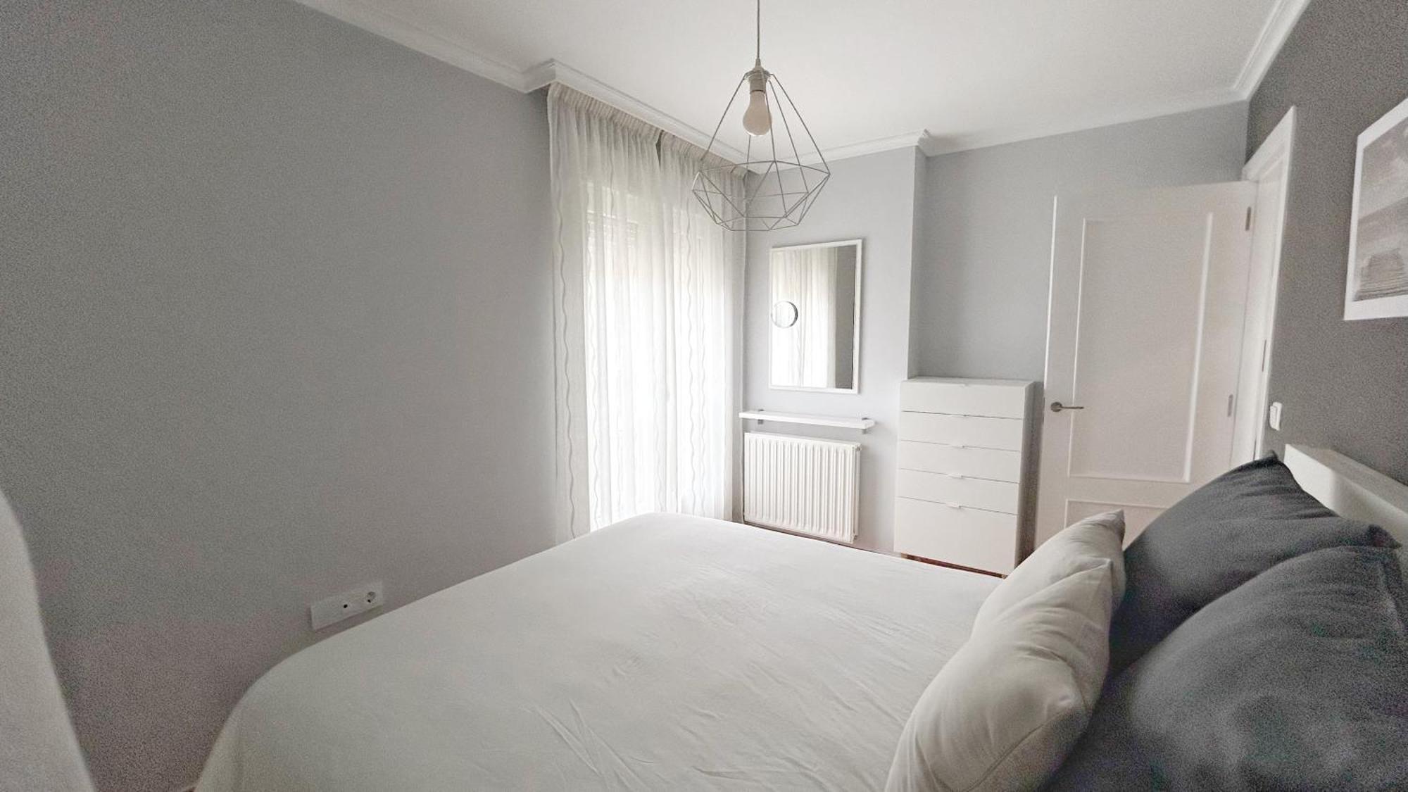 Comillas Bº Casasola - Residencial Lagos Azules - Netflix, Prime, Wifi & Free Indoor Parking Exterior photo